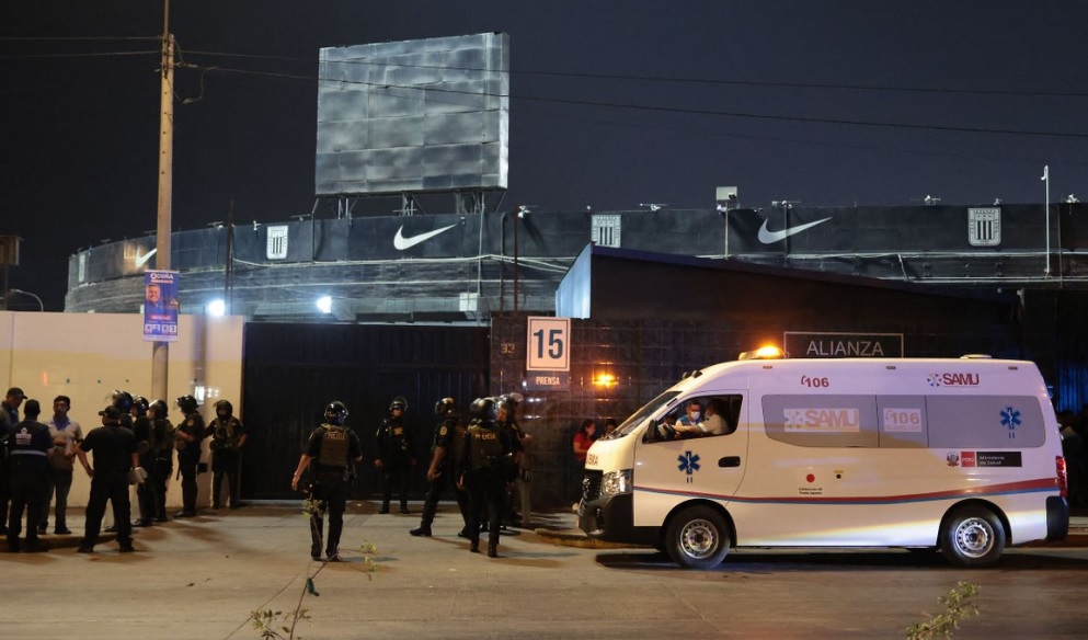 Трагедија на стадион во Перу: Се урна трибина, најмалку еден загинат (ВИДЕО)