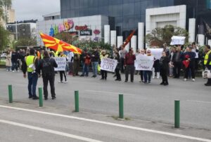 Студентитите протестираа: УЈП вели мора да се пријави доход од странсто, не се работи за нов данок