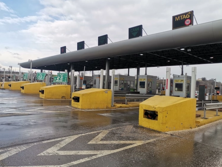 АМСМ: Сообраќајот во државата се одвива непречено, по влажни коловози