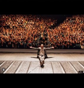 „Само дома си е дома“: Бојан Велевски со силна порака по шоуто во Скопје!