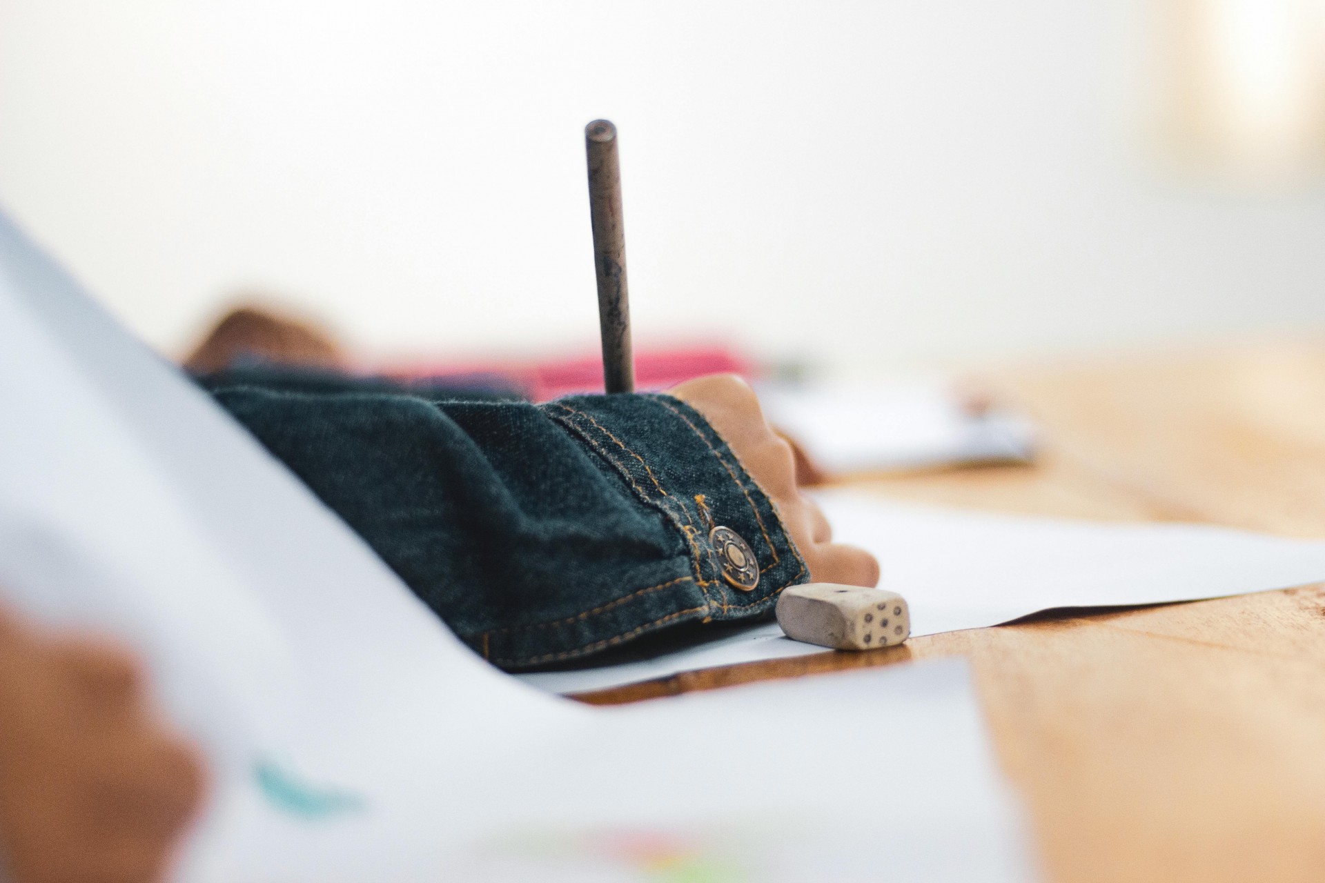 Објавен конкурсот за упис во средните училишта за учебната 2026/2027 година, најголем дел од местата во стручното образование