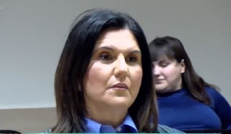 Злато си, честам ручек – му напишала Димитровска на ревизорот кој полагал за безбедносен сертификат наместо неа