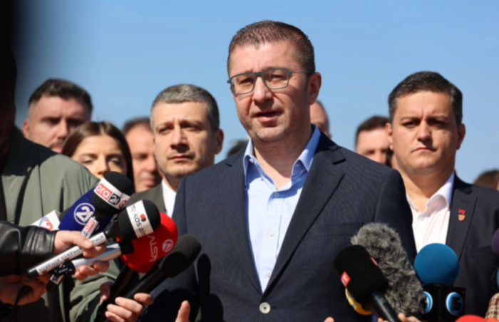 Премиерот Мицкоски на поставување на камен темелник на 400 кV далекувод од ТС „Битола 2”