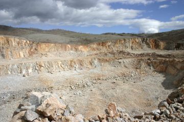 Повреден работник во каменолом во Куманово