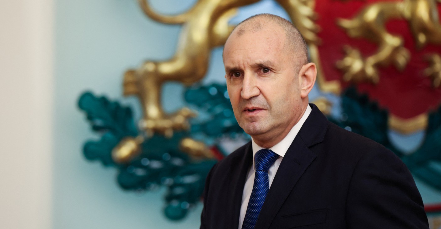 Радев апсолутен победник на изборите во Бугарија