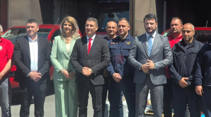 Штип, Радовиш, Неготино и Конче добија нови противпожарни возила од амбасадата на САД