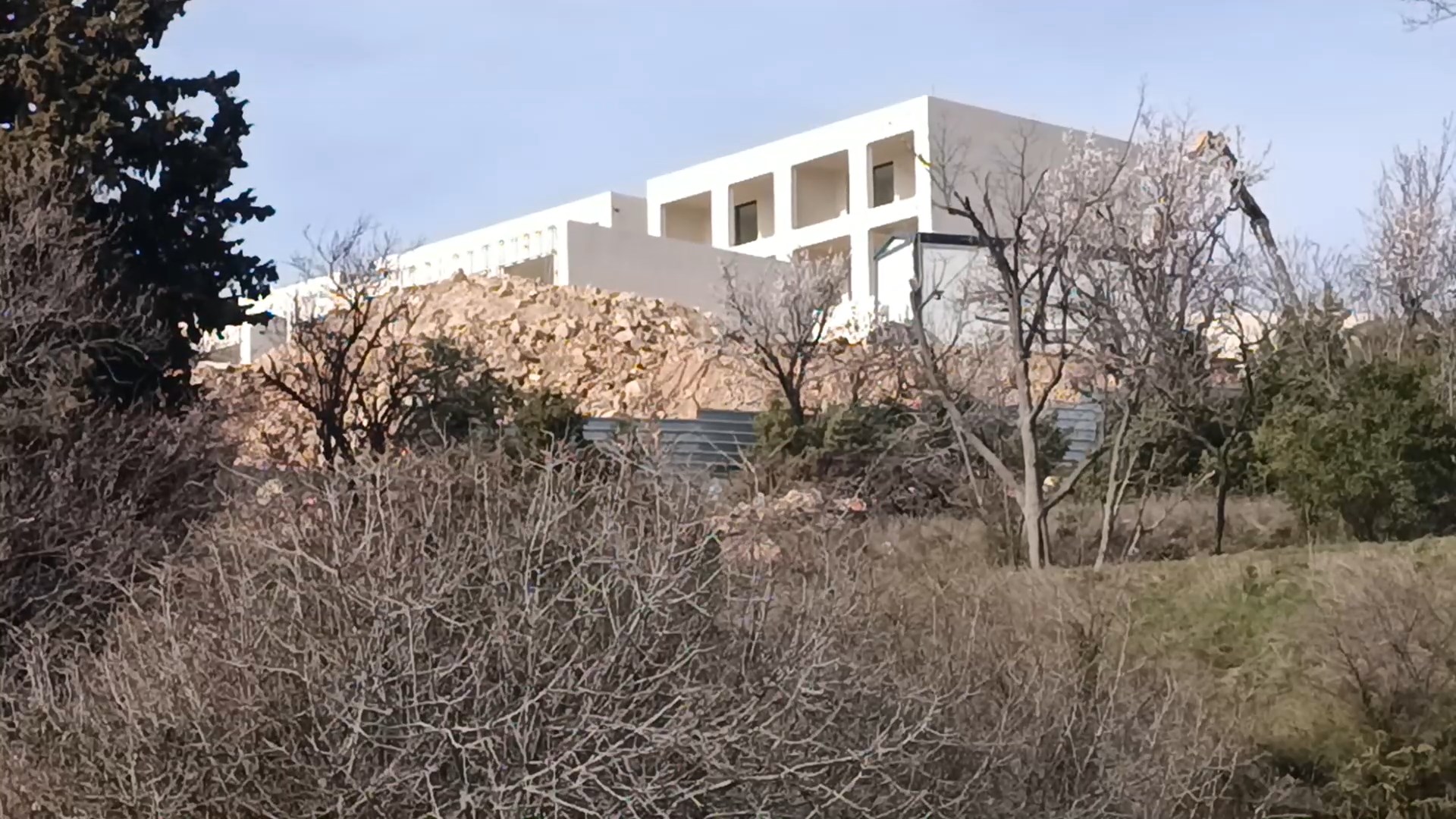 Николовски: Не е спорна документацијата туку потеклото на парите за хотелот во Горица 3