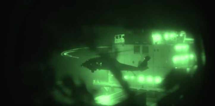 ВИДЕО: САД запленија брод под иранско знаме во близина на Ормуз, Техеран вети одговор