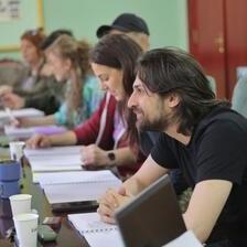 Три сестри во МНТ како огледало на генерација што чека иднина