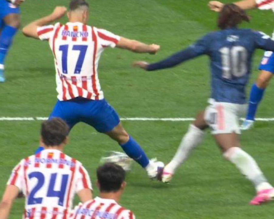 Дали судијата го оштети Арсенал? (Видео)