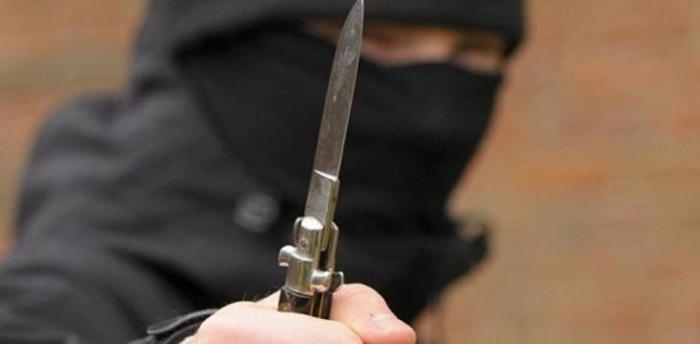 Четворица малолетници ограбиле маркет во ГТЦ, при претрес пронајдени нож и електрошок