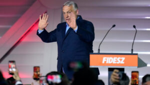Виктор Орбан го враќа освоениот пратенички мандат – ќе ја јакне партијата