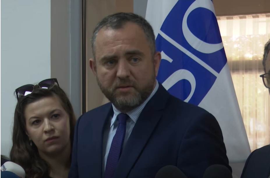 Четиринаесет лица, меѓу кои и родители, се повикани на разговор во врска со врсничкото насилство во Ѓорче Петров, вели Тошковски