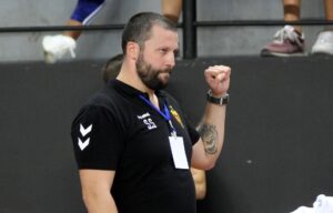 Столе Стоилов врти нов лист, станува шеф на стручниот штаб на Бутел