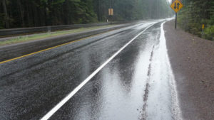 Коловозите влажни, препорака за внимателно возење