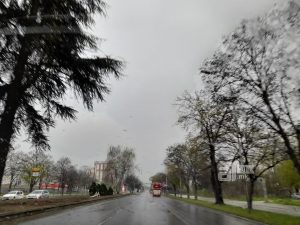 Облачно со дожд, на повисоките места и снег