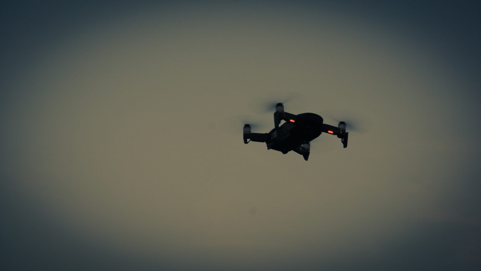 Приведени Холанѓани во Скопје: Неовластено снимале со дрон во близина на касарната „Илинден“