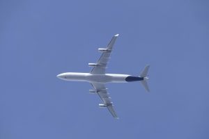 ЕУ размислува за делење авионско гориво меѓу членките поради криза во снабдувањето