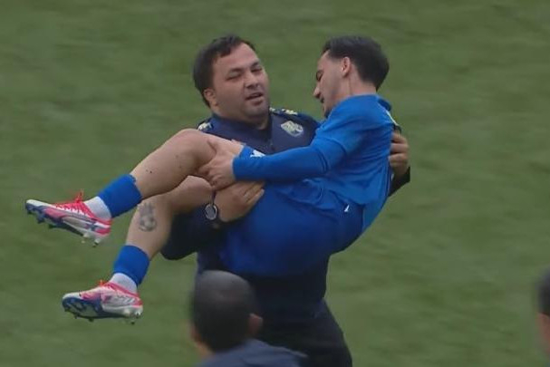 Абе какви носилки, дојди кај чичо