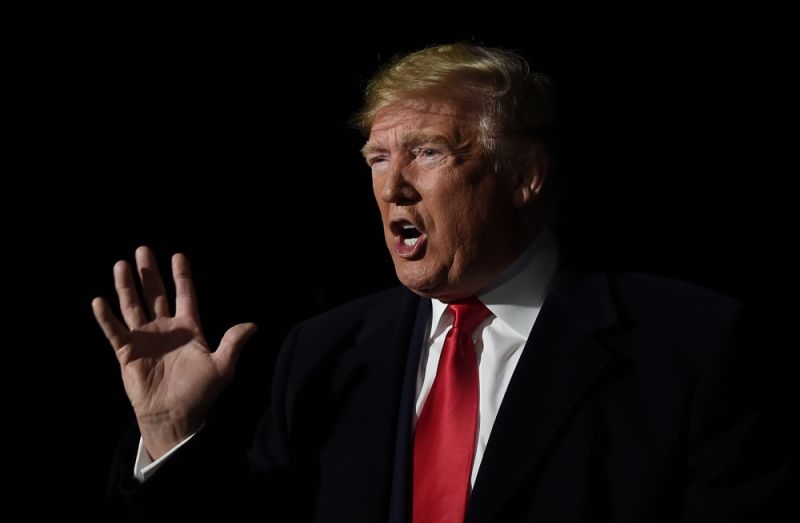 Трамп: Иран не може да ги уценува САД со затворање на Ормускиот теснец