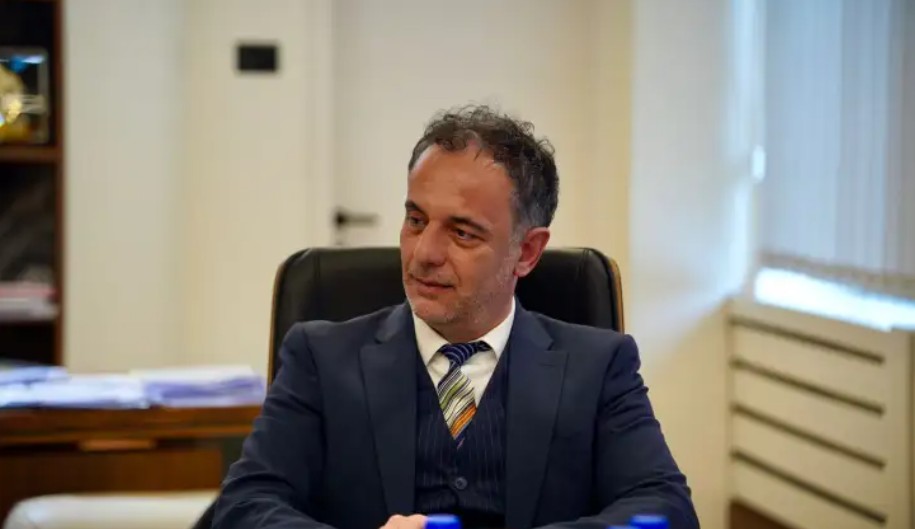 Алиу: Имаме проблем со работното време на лекарите, но решението е во законот, а не во сензации