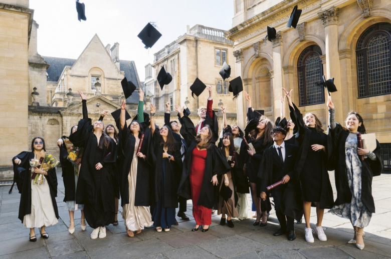 Со студенти се претера