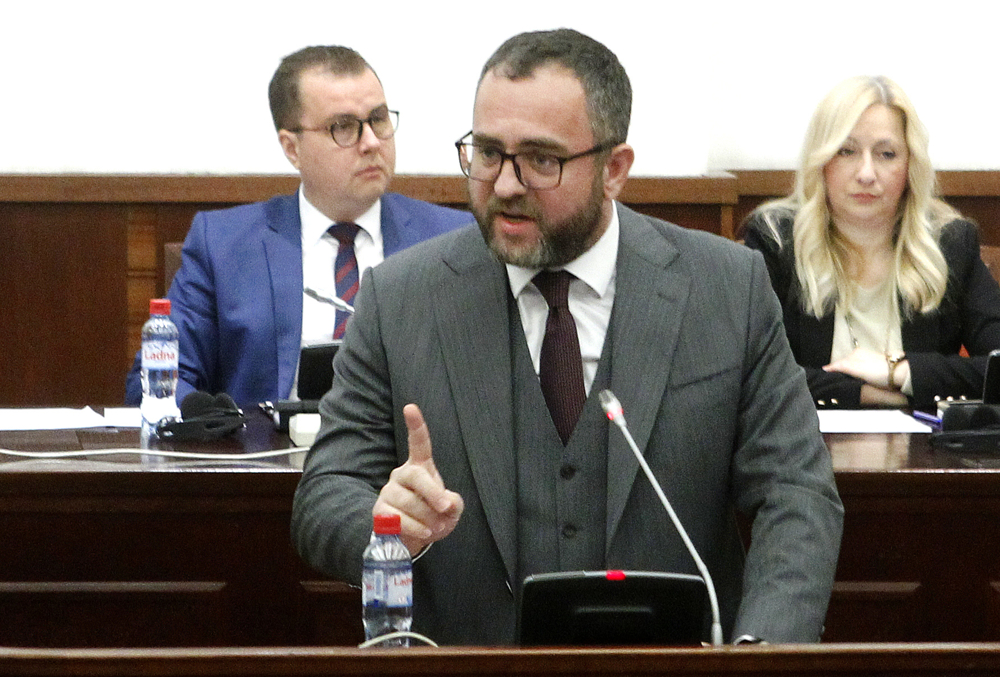 Тошковски: Полицаец ќе може ведаш да отстрани насилник од домот