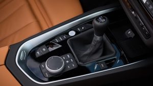 БМВ ги поштедува рачните менувачи од изумирање