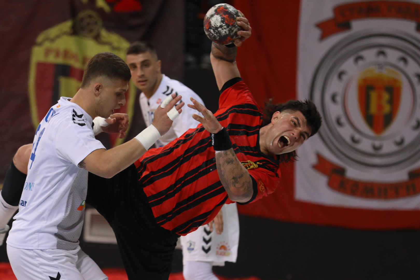 Вардар стана ноќна мора за тимот на Лазаров – милиметри го делат од титула!