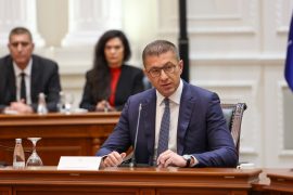 Со новиот Закон за високо образование премиерот ќе ги задржува младите дома, студентите со критики