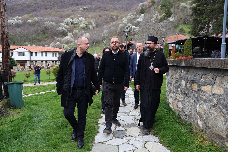 СДСМ: Љутков се кити со туѓи перја, проектот за Лешочкиот манастир е започнат и финансиран од претходната влада