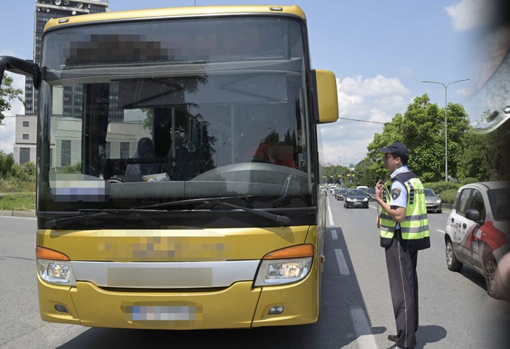 Лишен од слобода возач на автобус од страна на Мобилната единица за безбедност на сообраќајот, управувал без возачка дозвола