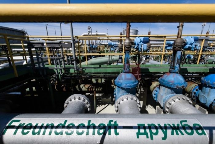 ЦЕВКИ СО ПОЛИТИЧКО ЗНАЧЕЊЕ: Повторно дотекува нафта во Словачка преку нафтоводот Дружба