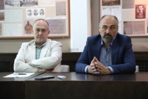 Наградата „Мостови на Струга“, годинава за Даниел Хајндс од Велика Британија