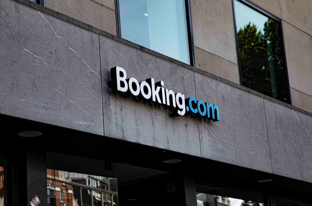 Хакерски напад на Booking.com: Нов бран измами – „киднапирање резервации“ ги демне туристите