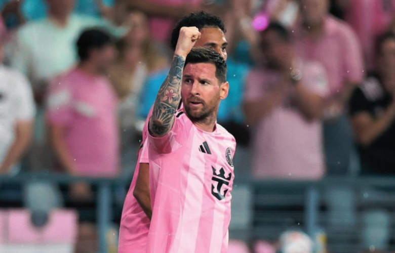 Ова ретко се гледа, Меси да ја забие со глава