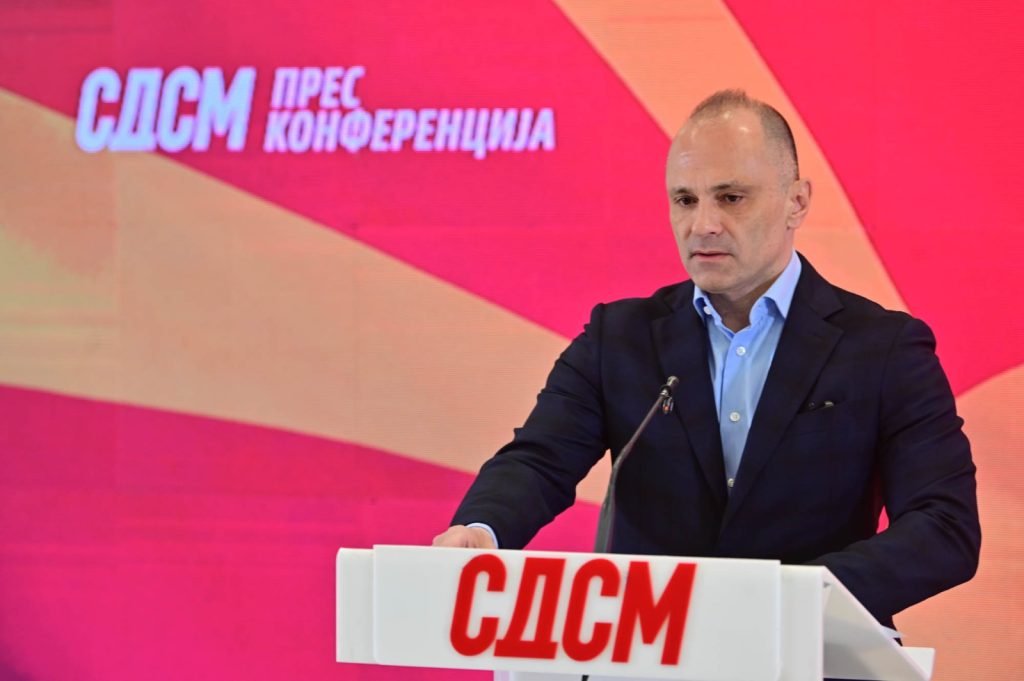 Ќе бега ли Груевски во Русија или Владата ќе побара негова екстрадиција, праша Филипче