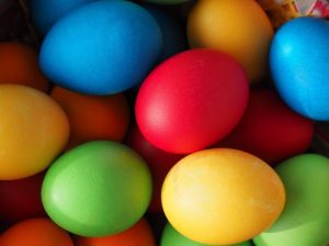 Зошто бојадисуваме јајца за Велигден? Приказната зад велигденските јајца што можеби не сте ја знаеле