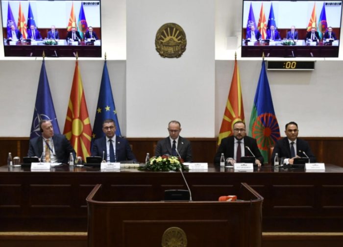 МИЦКОСКИ: Ова не е ден само на зборови, туку и на одлуки, нашата визија почнува со образование што ќе биде достапно за секое ромско дете