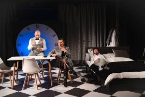 Музичарот Филип Јездиќ утревечер со актерско деби во претставата „Саатот“