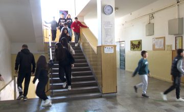 Показни вежби за евакуација и спасување во ООУ „Братство Единство“, потенцирана важноста од функционални влезови