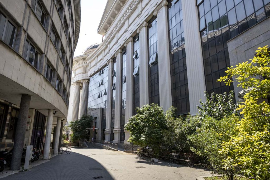 Уставен суд: Ја оценуваме уставноста на колективниот договор, а не придонесот на културните работници