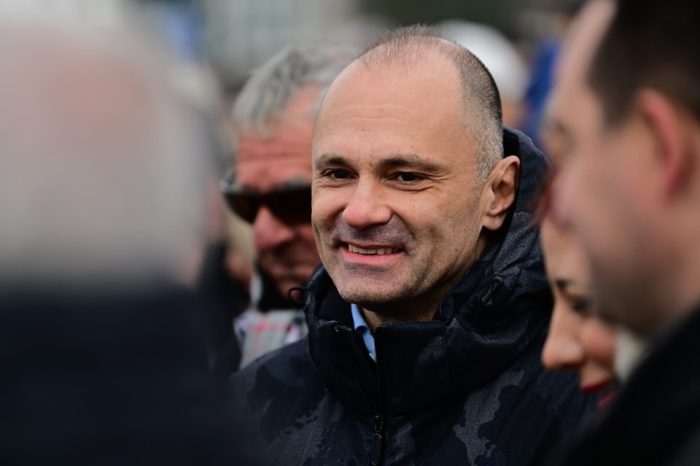 ПОЛИТИЧКИ СЛАВИ: Филипче во очај по добри вести и недостиг на свои резултати слави победа на сестринска партија на ВМРО-ДПМНЕ