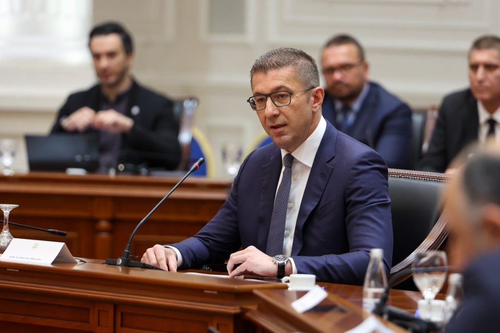 Мицкоски: Новиот закон за високо образование создава услови младите да останат дома