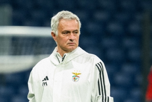 Реал Мадрид дозна колку треба да плати за потписот на Мурињо (ФОТО)