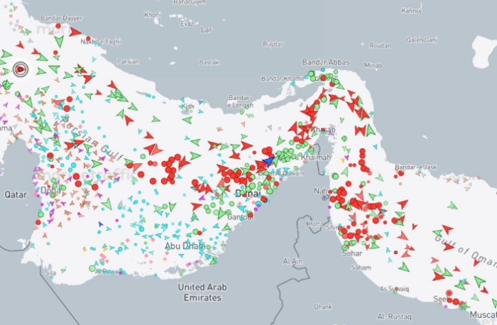 Конвој танкери е забележан како го напушта Персискиот Залив и минува низ Ормуската Теснина