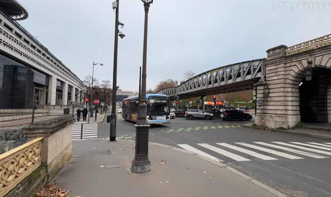 Франција: Скапото гориво ги принуди луѓето да користат јавен превоз