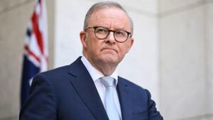 Албанезе побара од граѓаните да почнат да користат јавен превоз