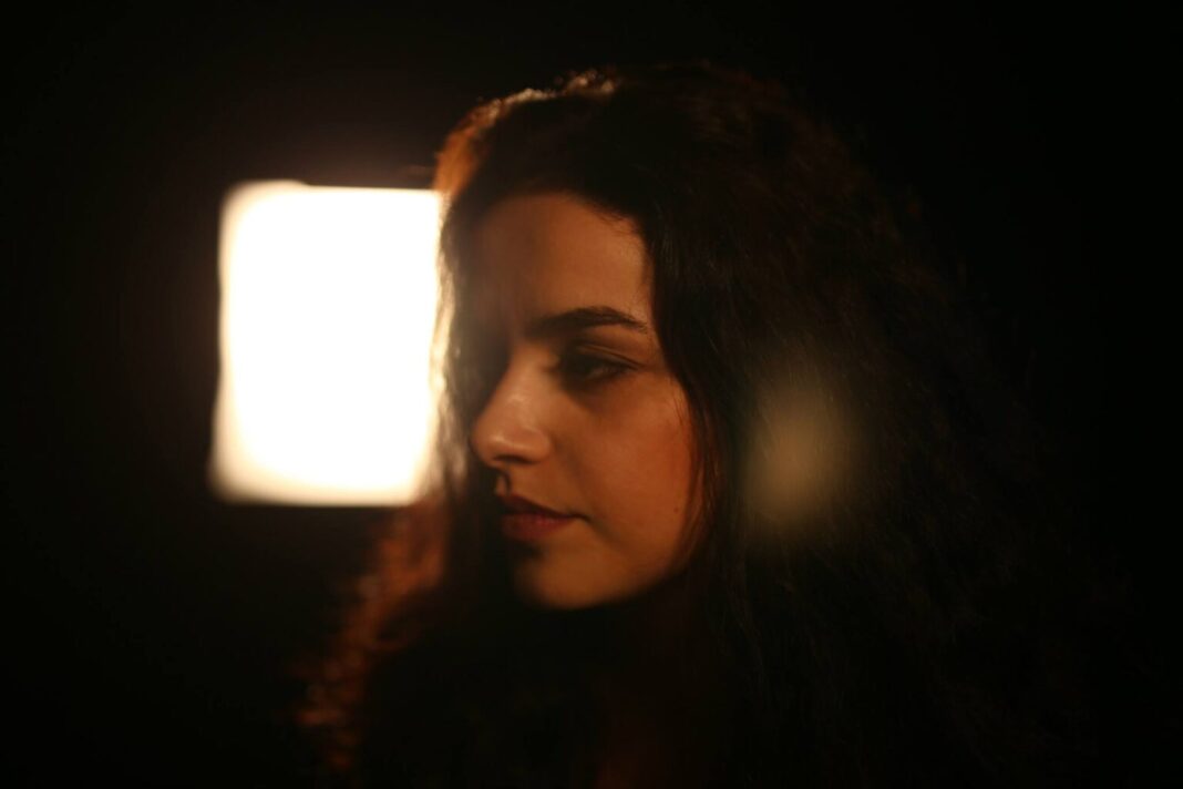 Младата македонска режисерка Теодора Сиљаноска меѓу избраните на престижниот конкурс „Слави Шкаров“