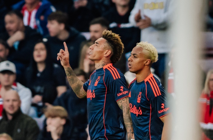 Нотингем Форест испука „петарда“ против Сандерленд (ВИДЕО)